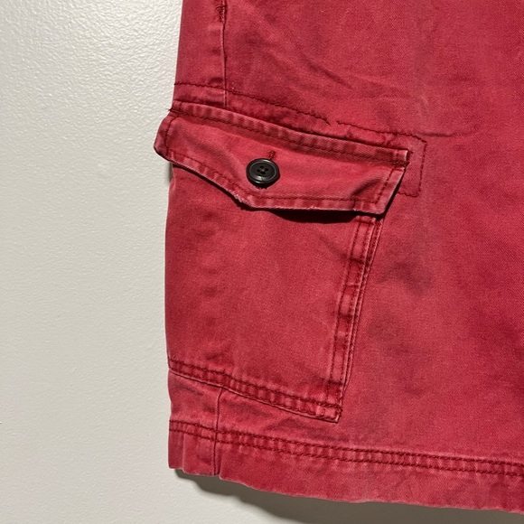 U2B Men’s Classic Red Cargo Shorts Size 32 - Utility Pockets, Casual Style - Picture 9 of 11
